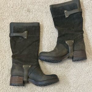 Vera Wang Essie Boots Olive Suede Leather Lug Sole Boots Booties 6